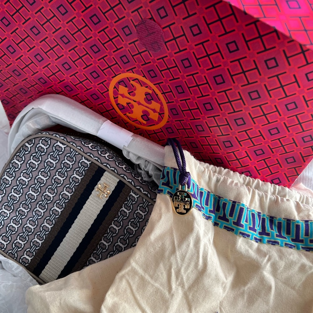 Tory Burch Gemini link canvas mini bag